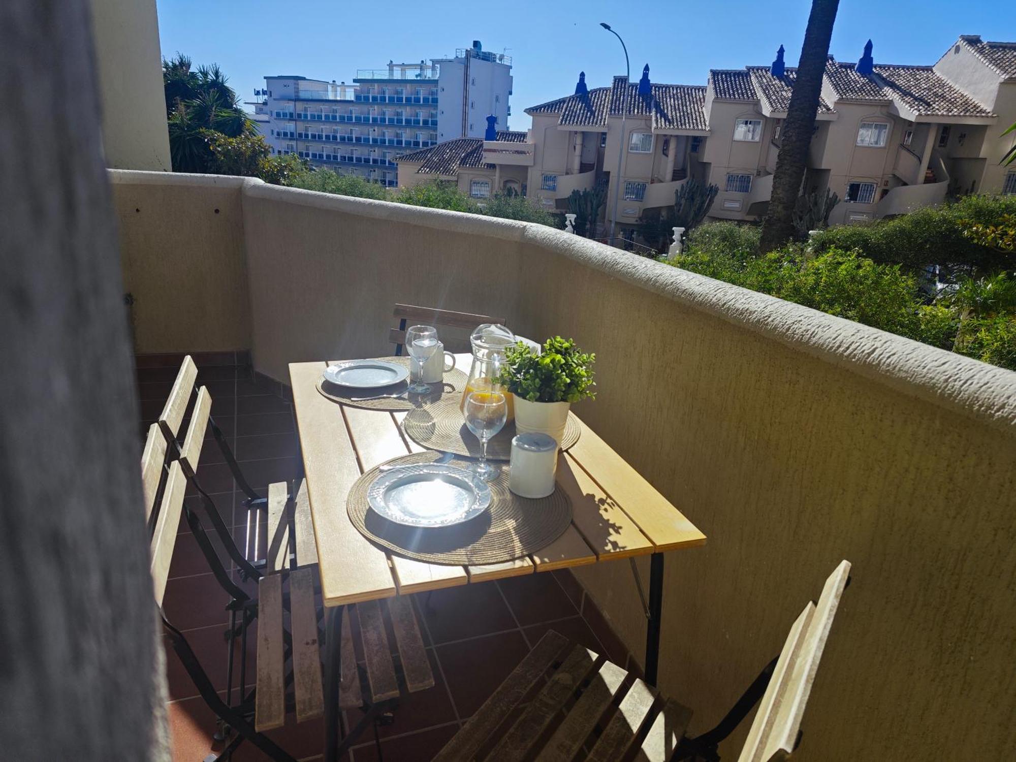 Casa Oasis Benalbeach Apartamento *